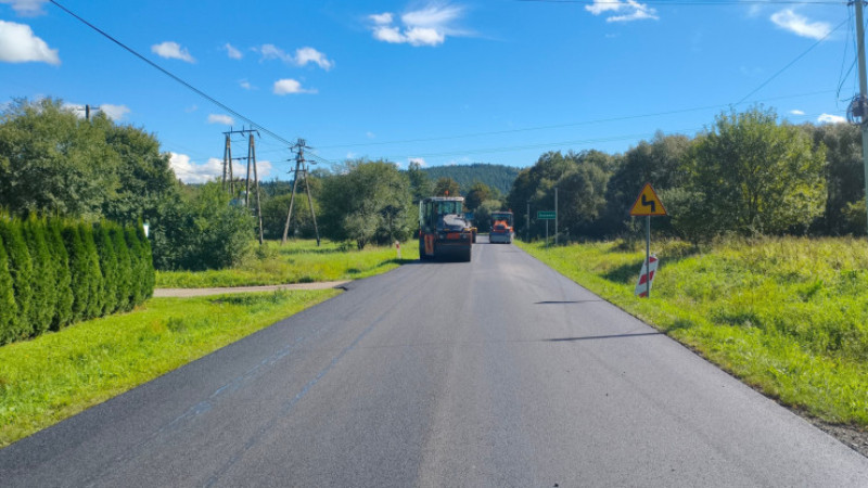 Remont drogi wojewódzkiej nr 889 w m. SZCZAWNE